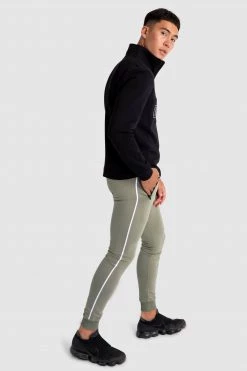 Aivory Essential ¼ Zip Jumper - Black Mens