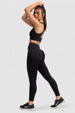 Joey Evoke Scrunch Crop - Black Womens