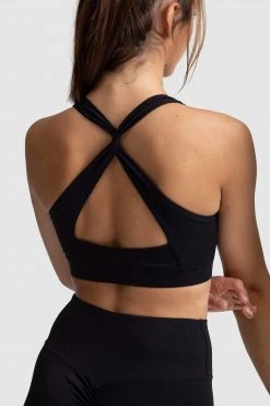 Joey Evoke Scrunch Crop - Black Womens