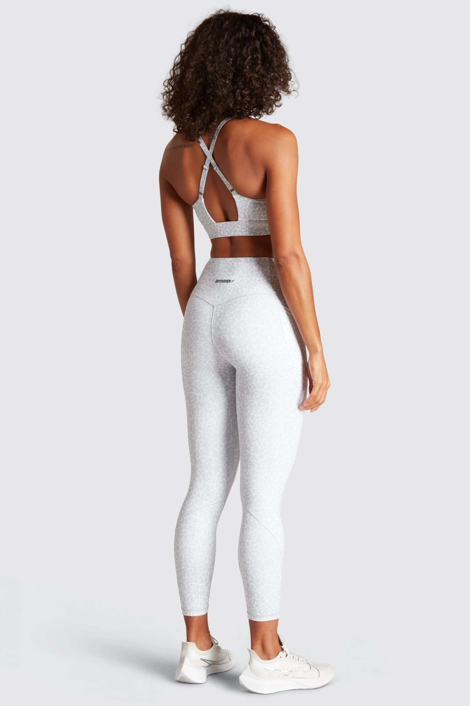 Tracy Womens Excel+ Sculpt Crop - Grey Cheetah