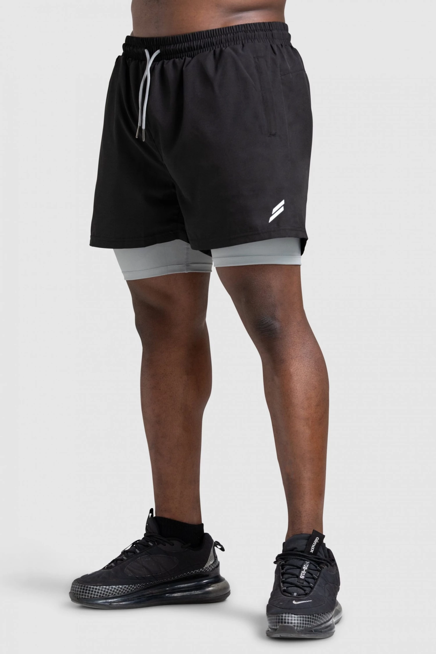 Darren Strider Shorts - Black
